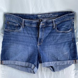 👧🏻 - GAP Girlfriend Shorts